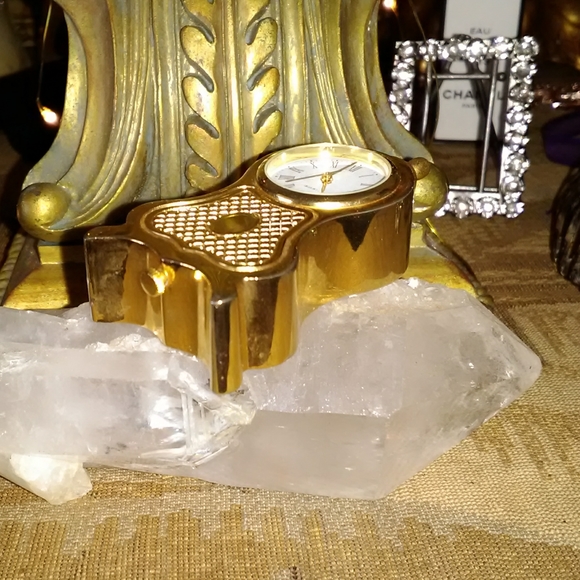 Mini Quartz Clock - Picture 3 of 4